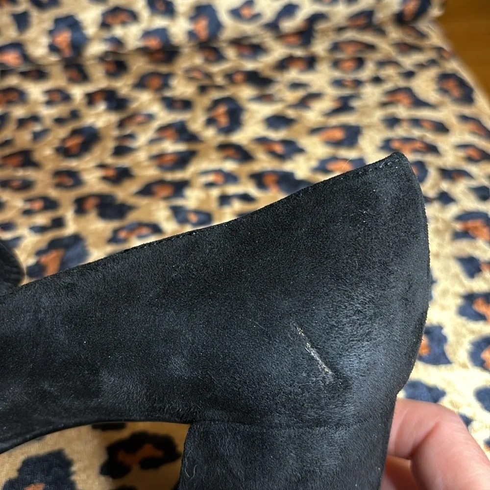Kate Spade Helena suede heels with gold accent. Size 8 - Picture 7 of 7